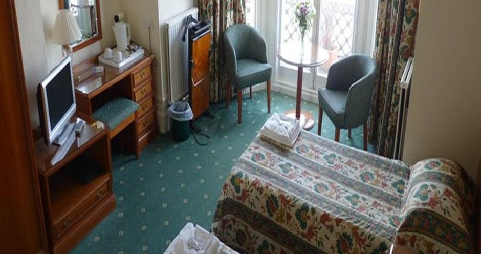 Courtlands Hotel Eastbourne Bagian luar foto
