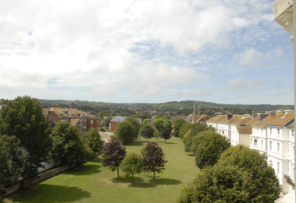 Courtlands Hotel Eastbourne Bagian luar foto